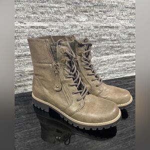 Cliffs by WHITE MOUNTAIN Taupe Combat Boots